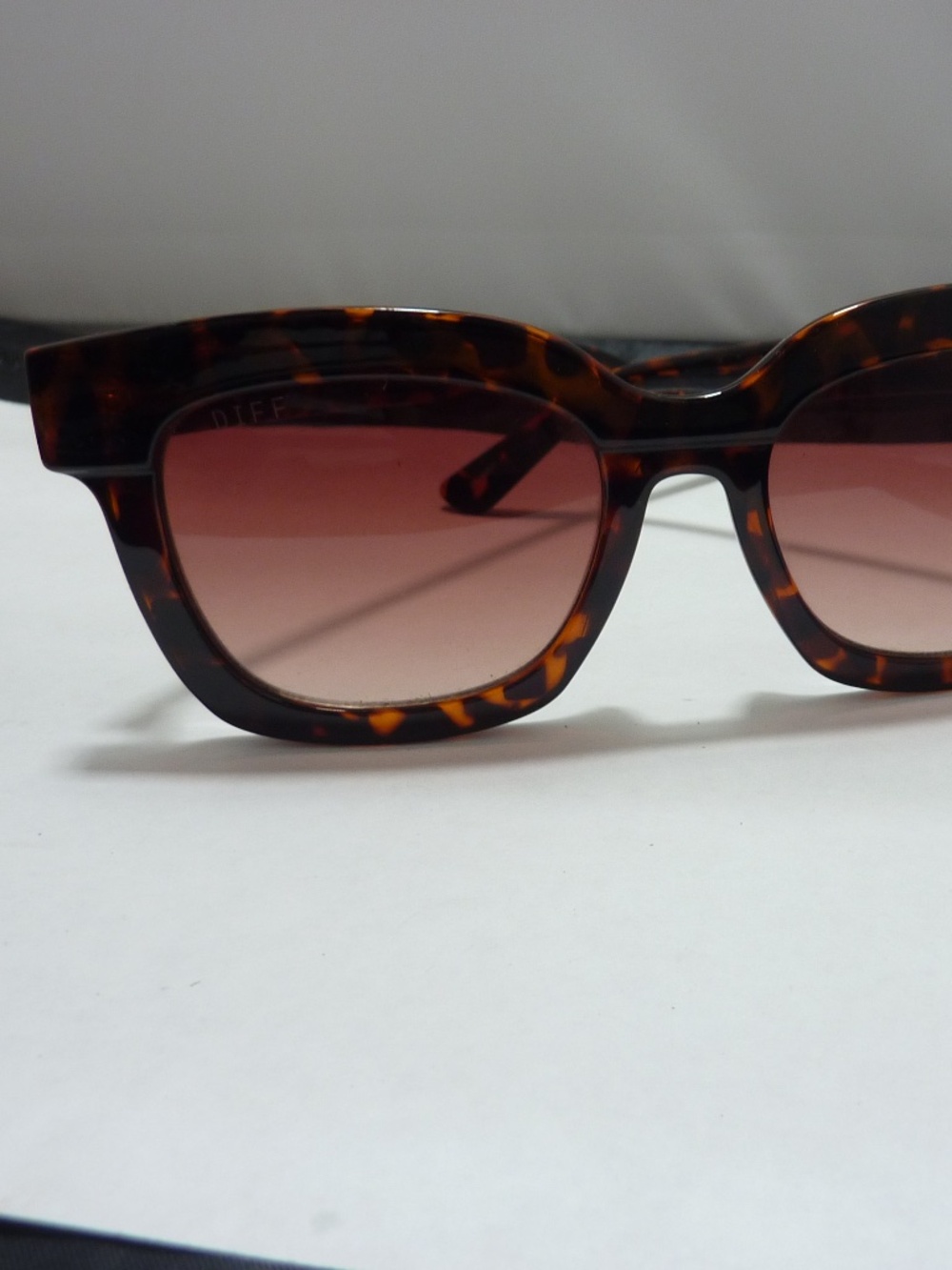 LT DIFF Eyewear DE01-0264-DTBGN Tortoise Frame Sunglasses 56 20 145 PRC